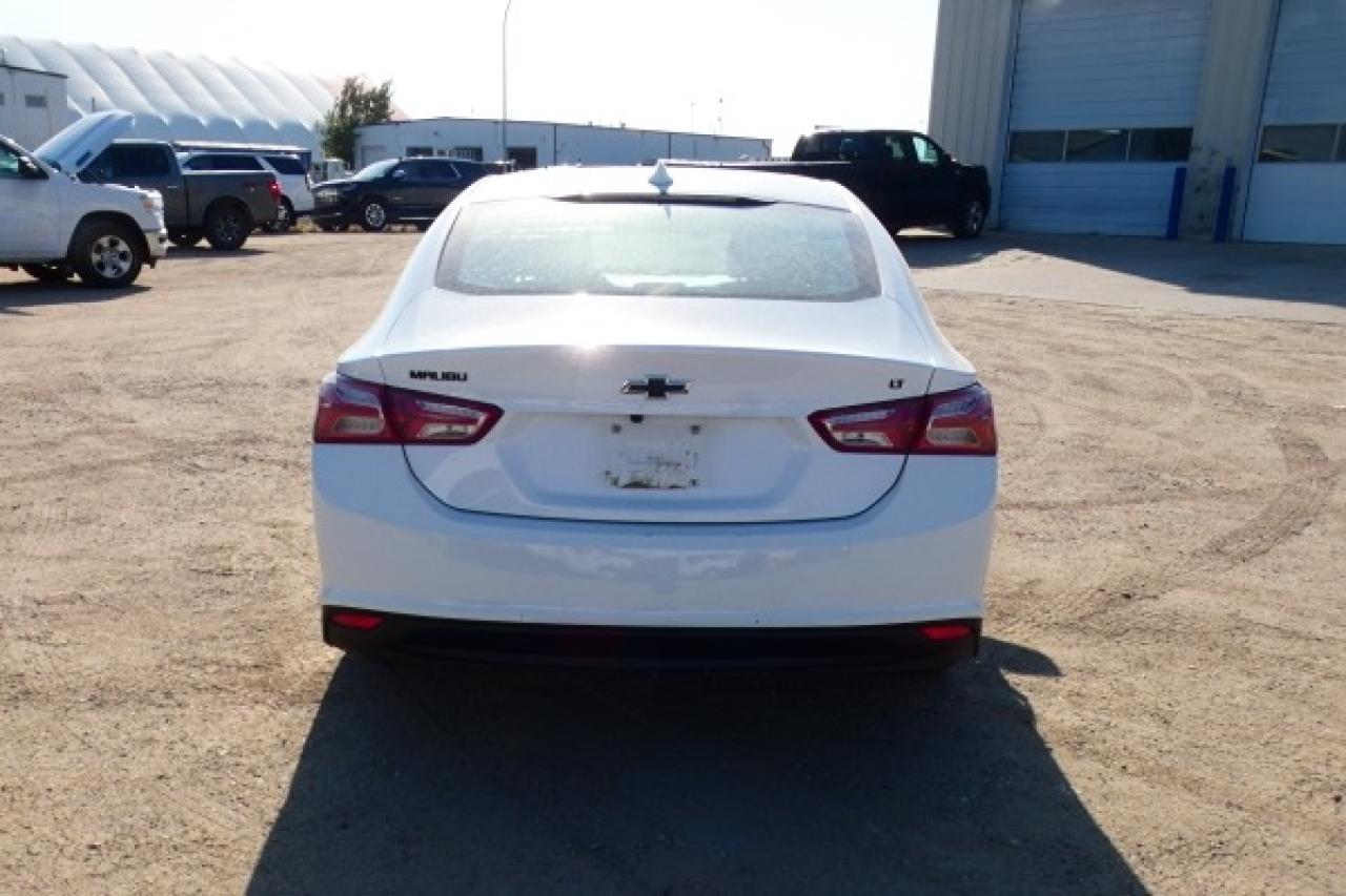 2023 Chevrolet Malibu 1LT w/Htd cloth, pano S/R, BUC - Photo #7