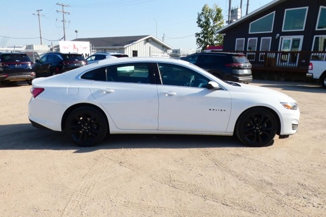 2023 Chevrolet Malibu 1LT w/Htd cloth, pano S/R, BUC - Photo #5
