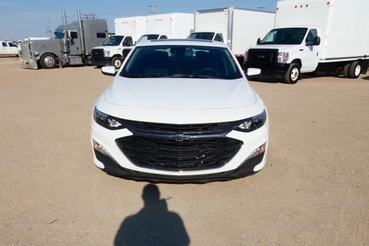 2023 Chevrolet Malibu 1LT w/Htd cloth, pano S/R, BUC - Photo #3