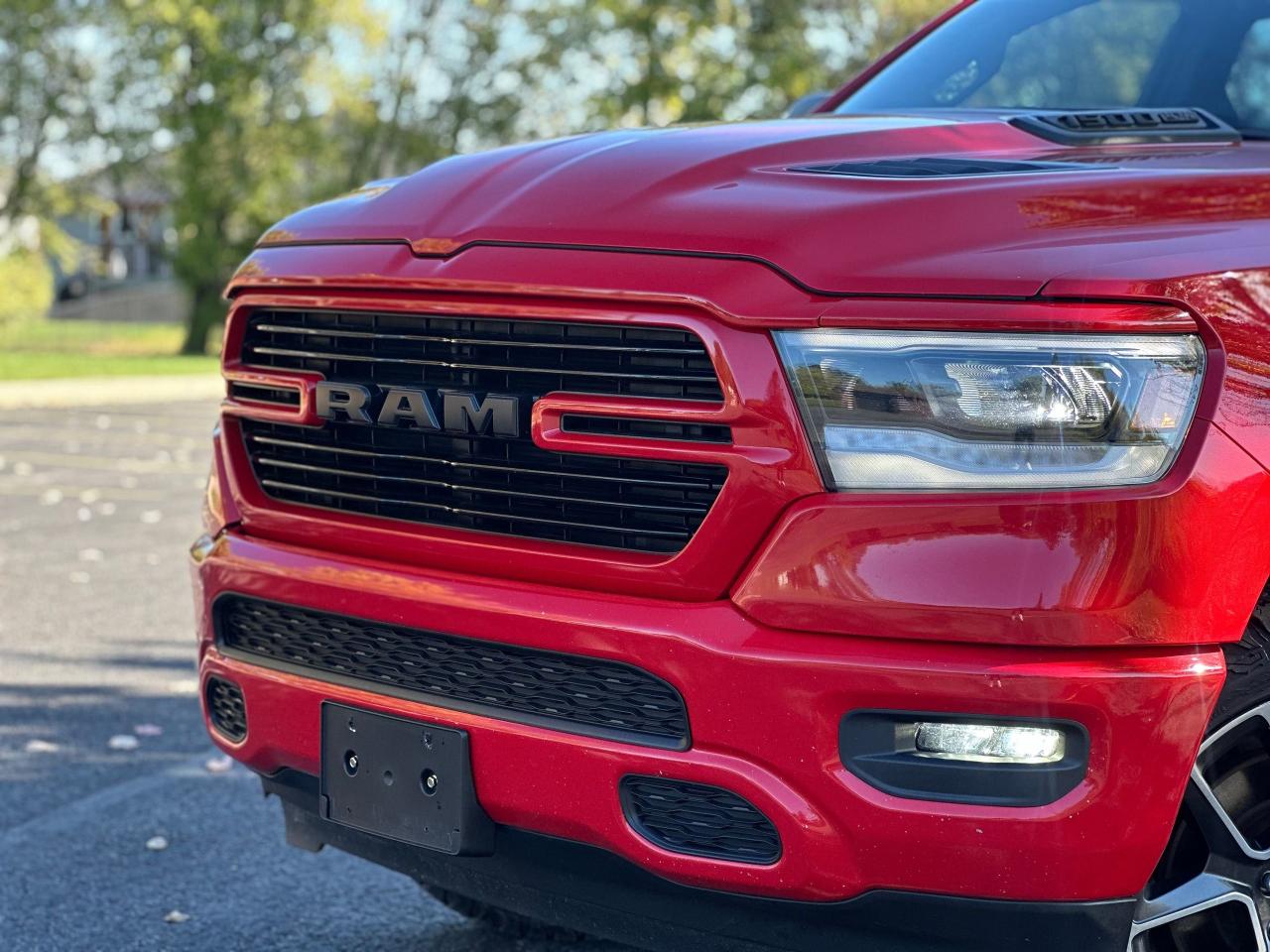 2020 RAM 1500 SPORT - Photo #2