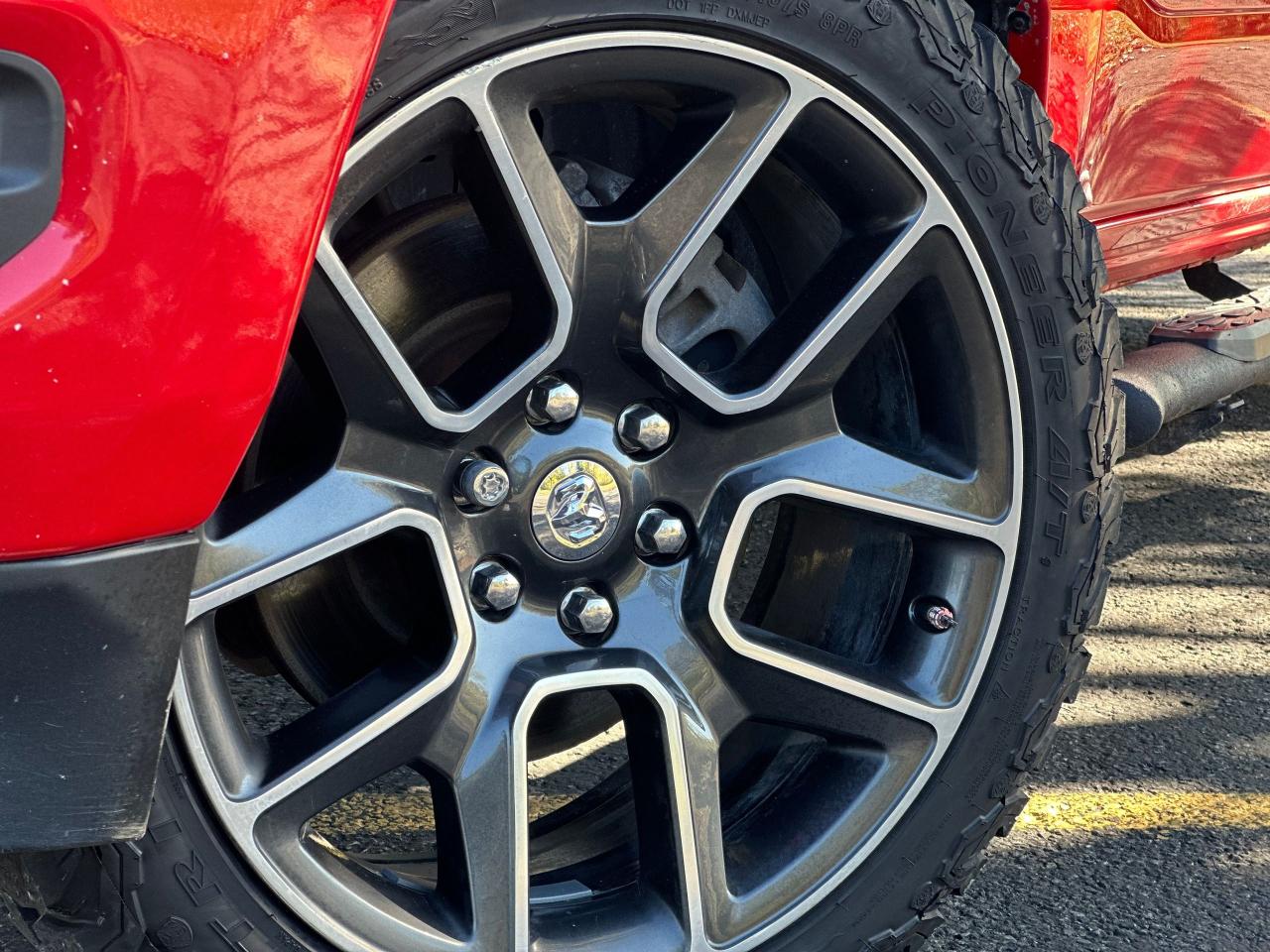 2020 RAM 1500 SPORT Photo2