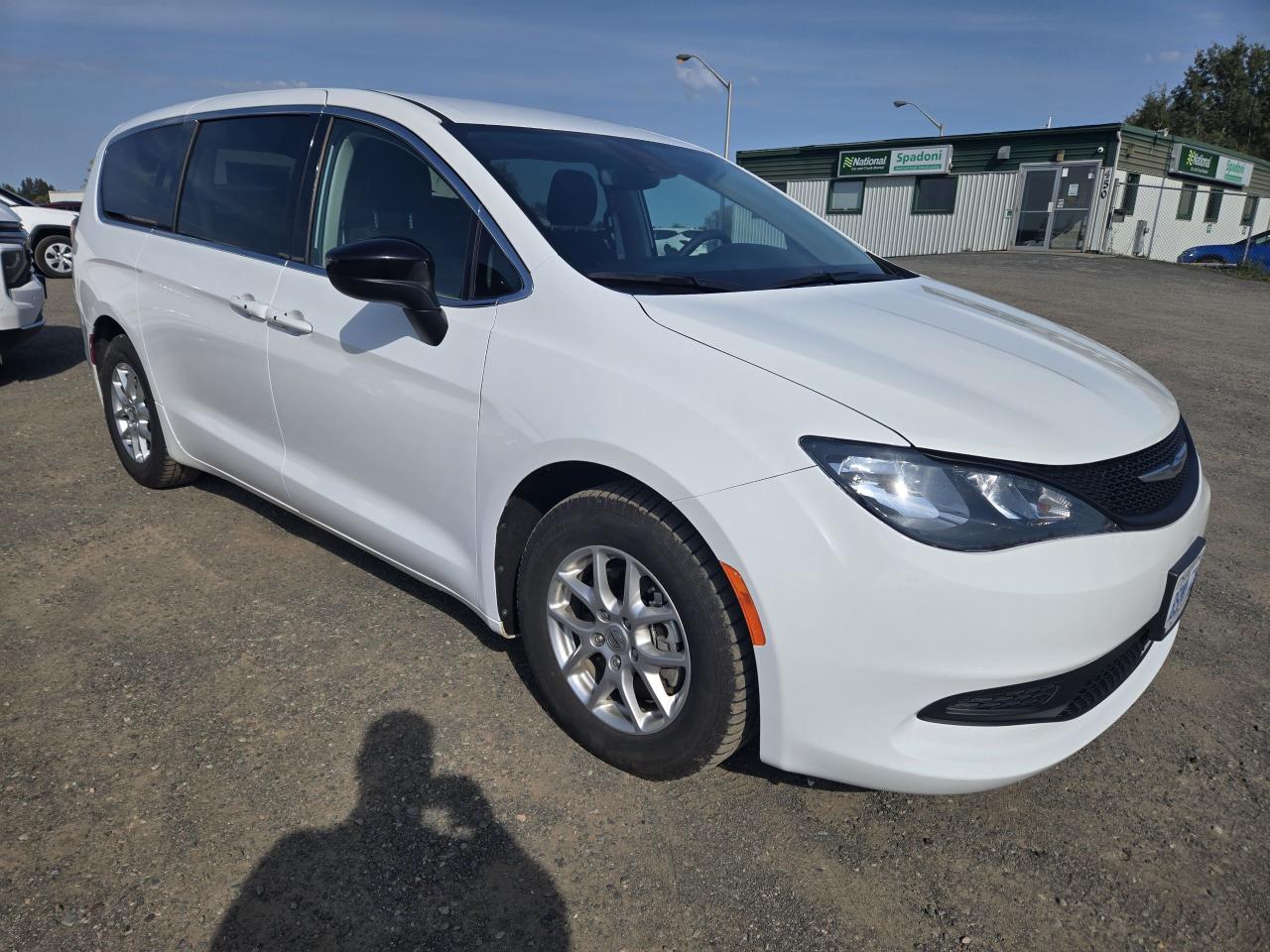 2024 Chrysler Grand Caravan SXT - Photo #3