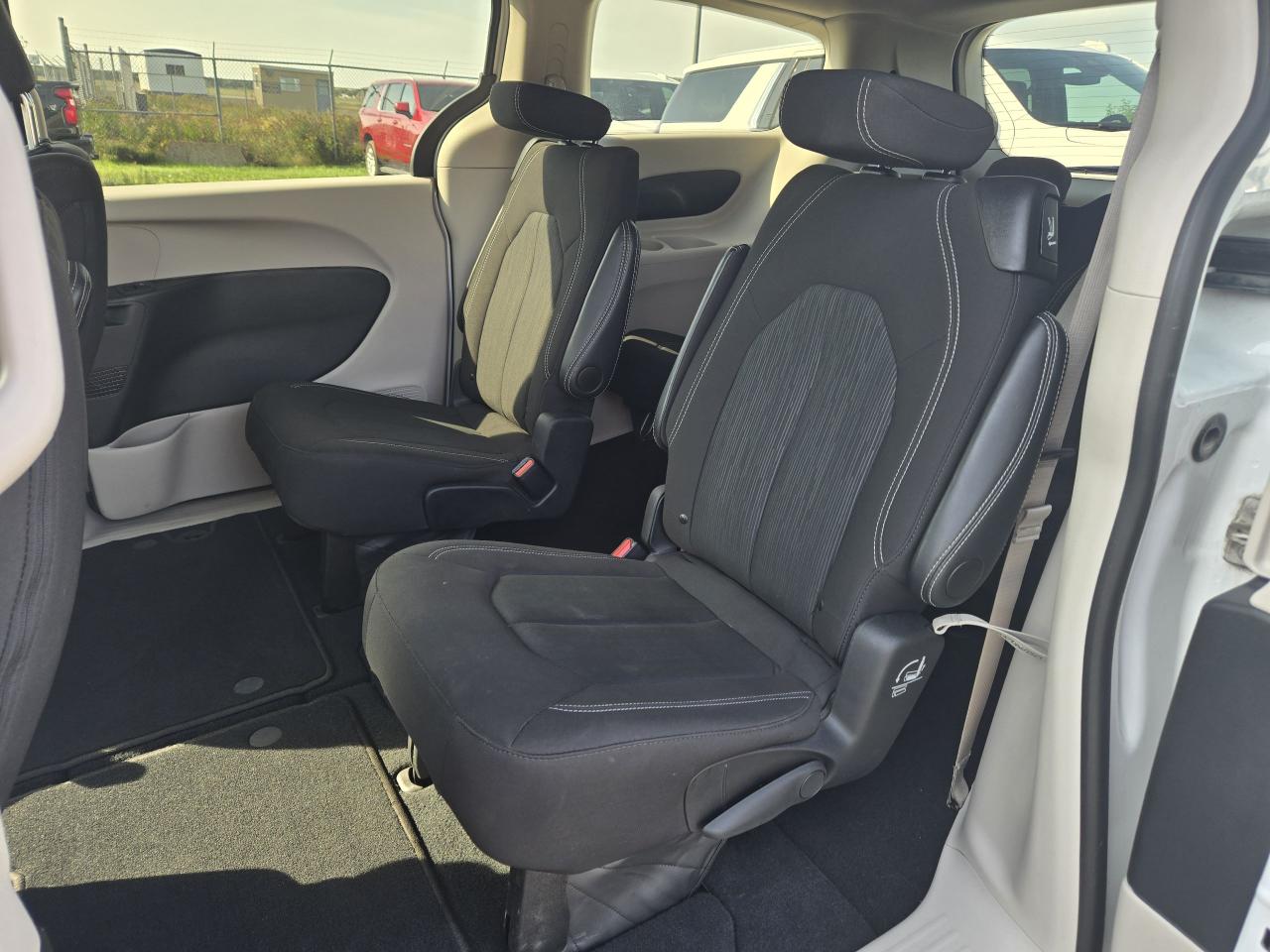 2024 Chrysler Grand Caravan SXT - Photo #8