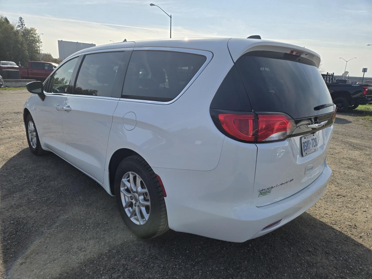 2024 Chrysler Grand Caravan SXT - Photo #6