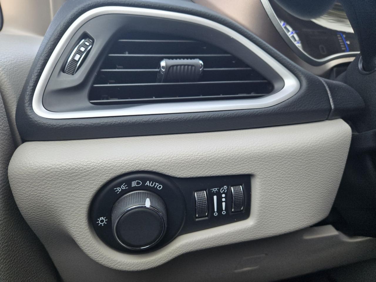 2024 Chrysler Grand Caravan SXT - Photo #23