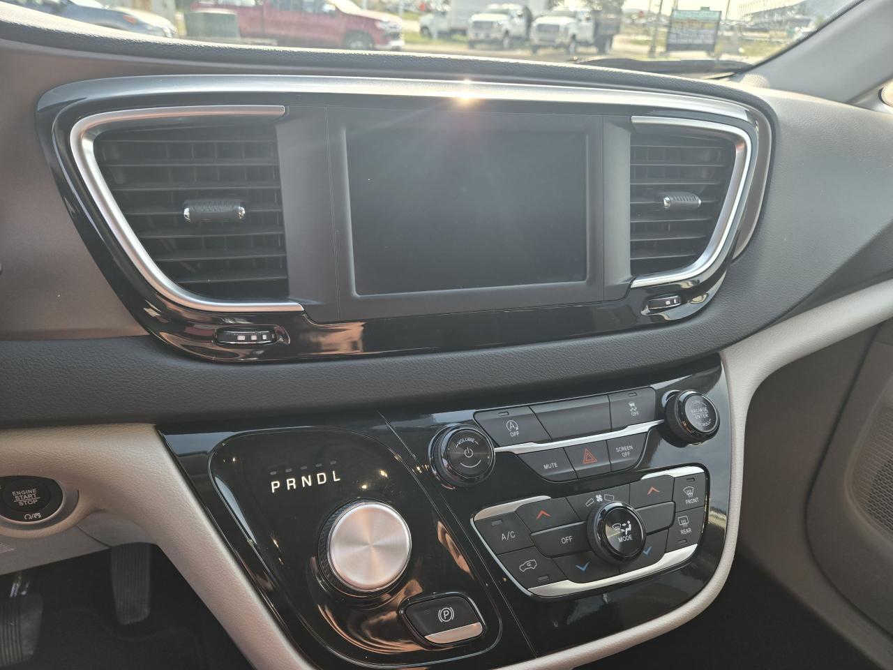 2024 Chrysler Grand Caravan SXT - Photo #13