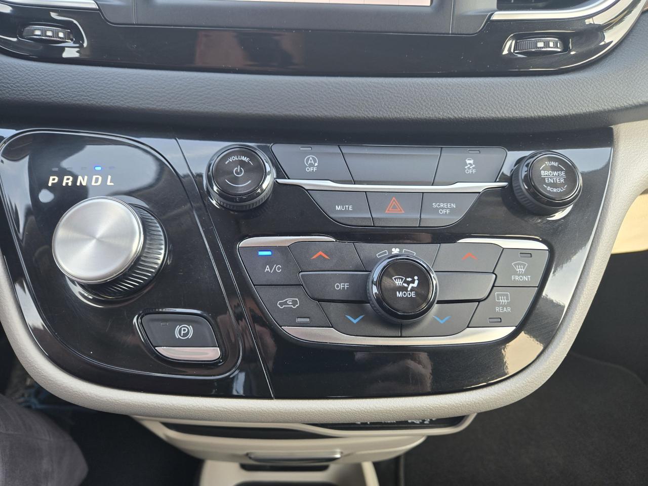 2024 Chrysler Grand Caravan SXT - Photo #15