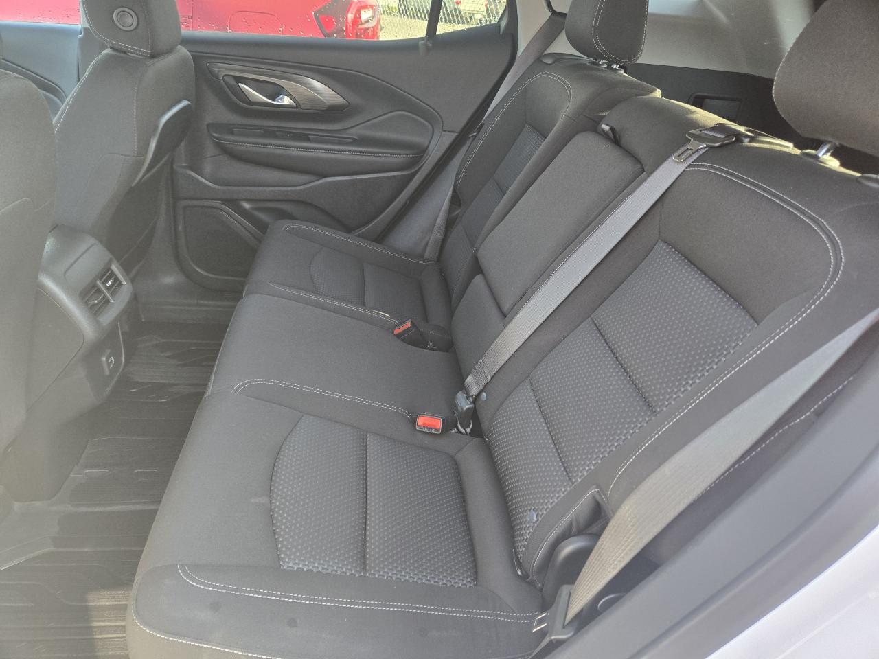 2024 GMC Terrain SLE - Photo #9