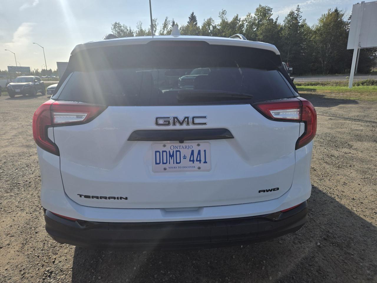 2024 GMC Terrain SLE - Photo #5