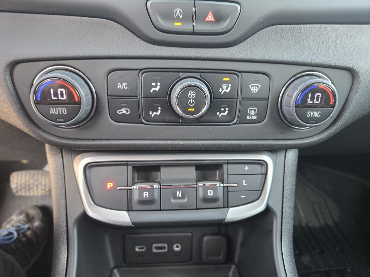 2024 GMC Terrain SLE - Photo #13