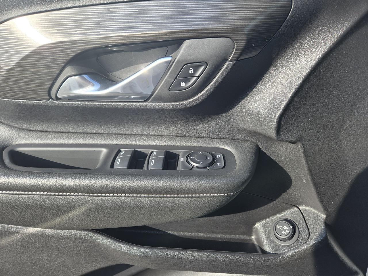 2024 GMC Terrain SLE - Photo #19