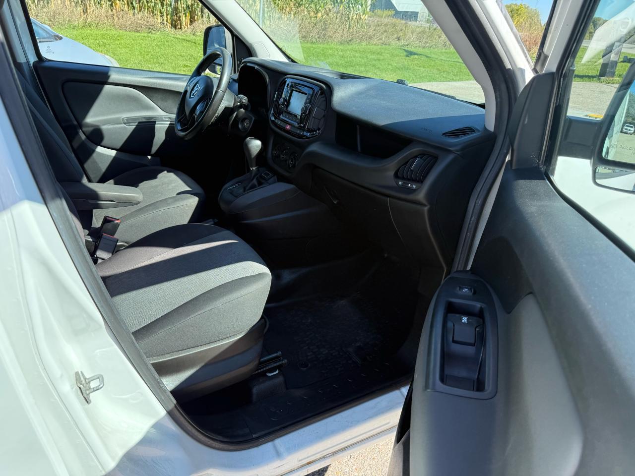 2017 RAM ProMaster SLT - Photo #12
