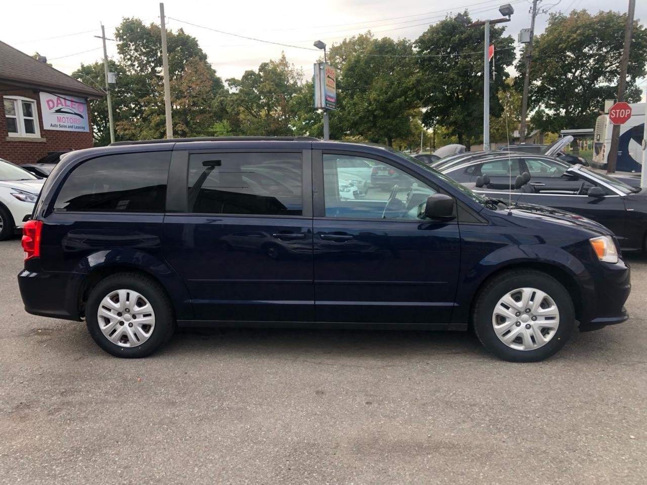 2017 Dodge Grand Caravan SXT / WOOD TRIM / 7 PASS