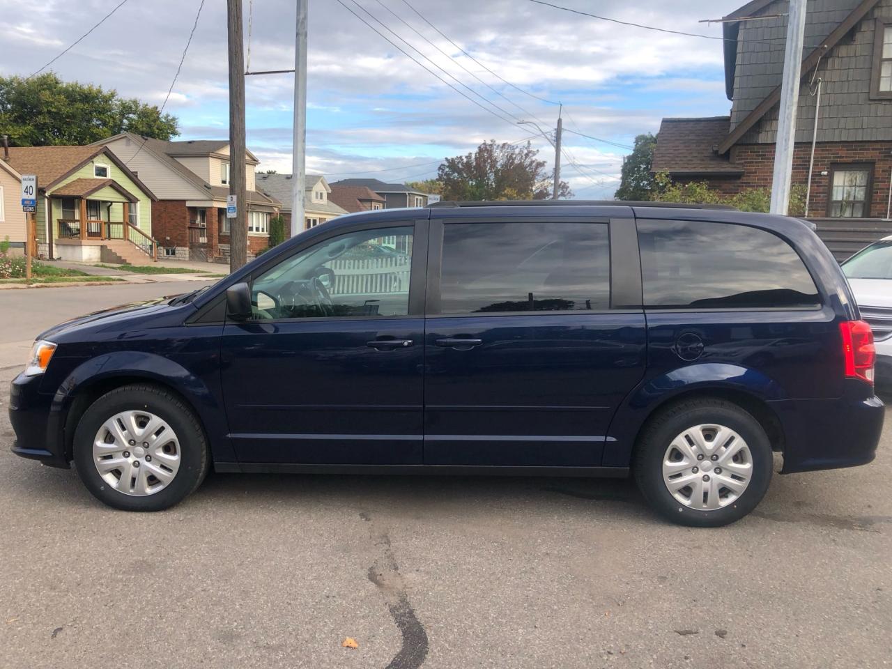 2017 Dodge Grand Caravan SXT / WOOD TRIM / 7 PASS