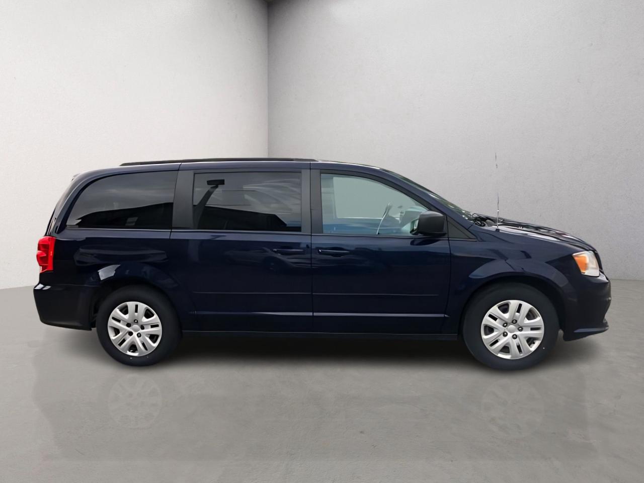 2017 Dodge Grand Caravan SXT / WOOD TRIM / 7 PASS