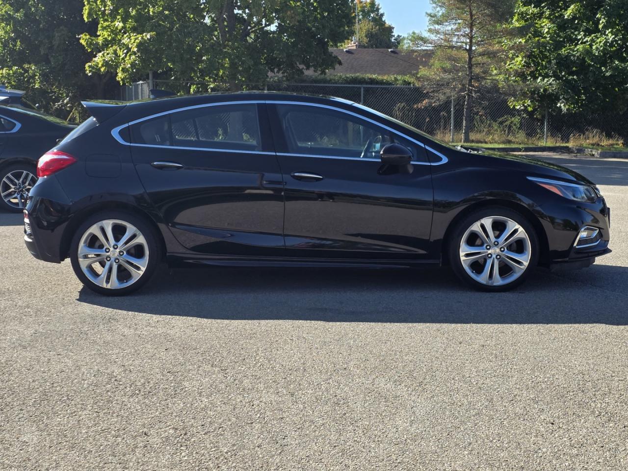 2017 Chevrolet Cruze Premier HATCHBACK - Photo #4