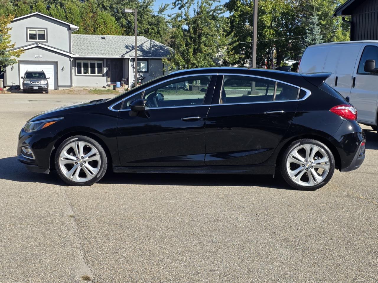 2017 Chevrolet Cruze Premier HATCHBACK - Photo #8