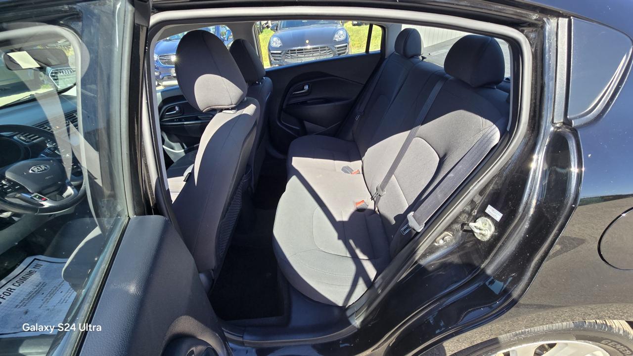 2016 Kia Rio EX - Photo #15