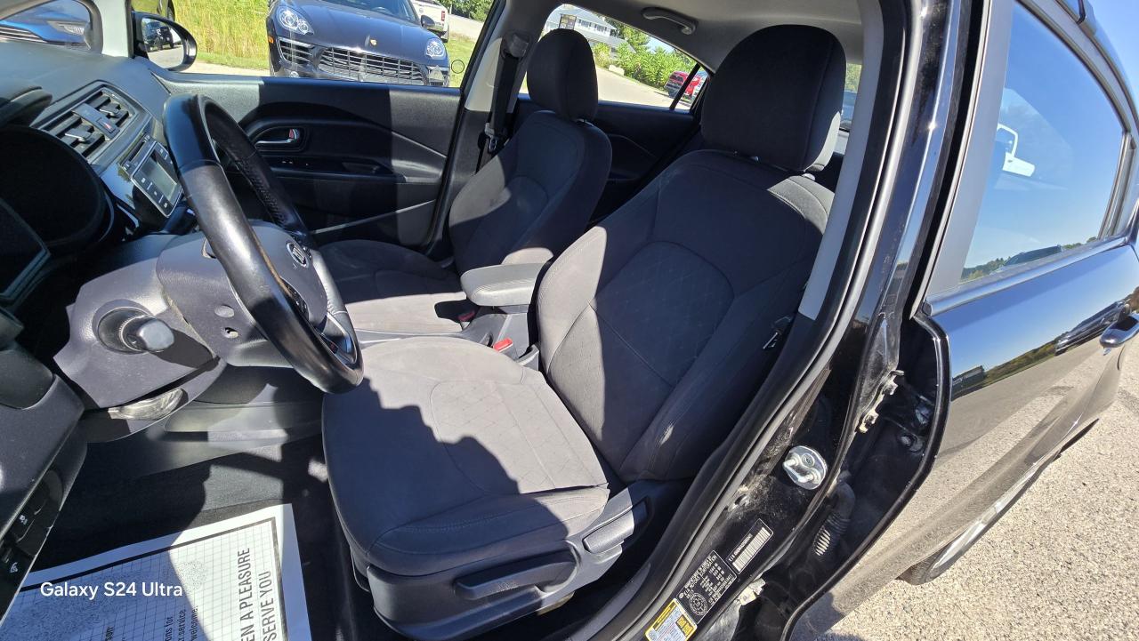 2016 Kia Rio EX - Photo #16