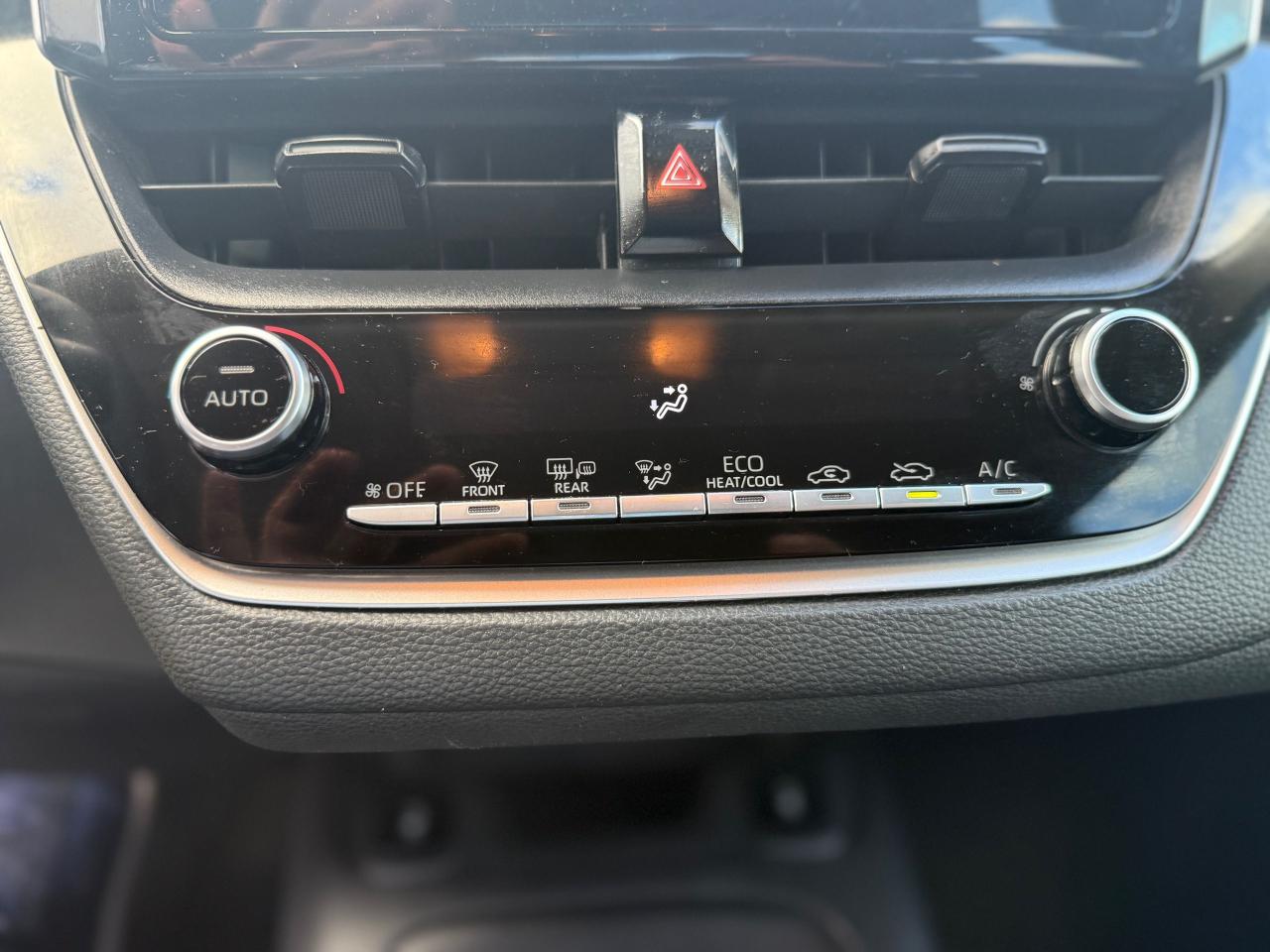 2020 Toyota Corolla LE - Photo #15