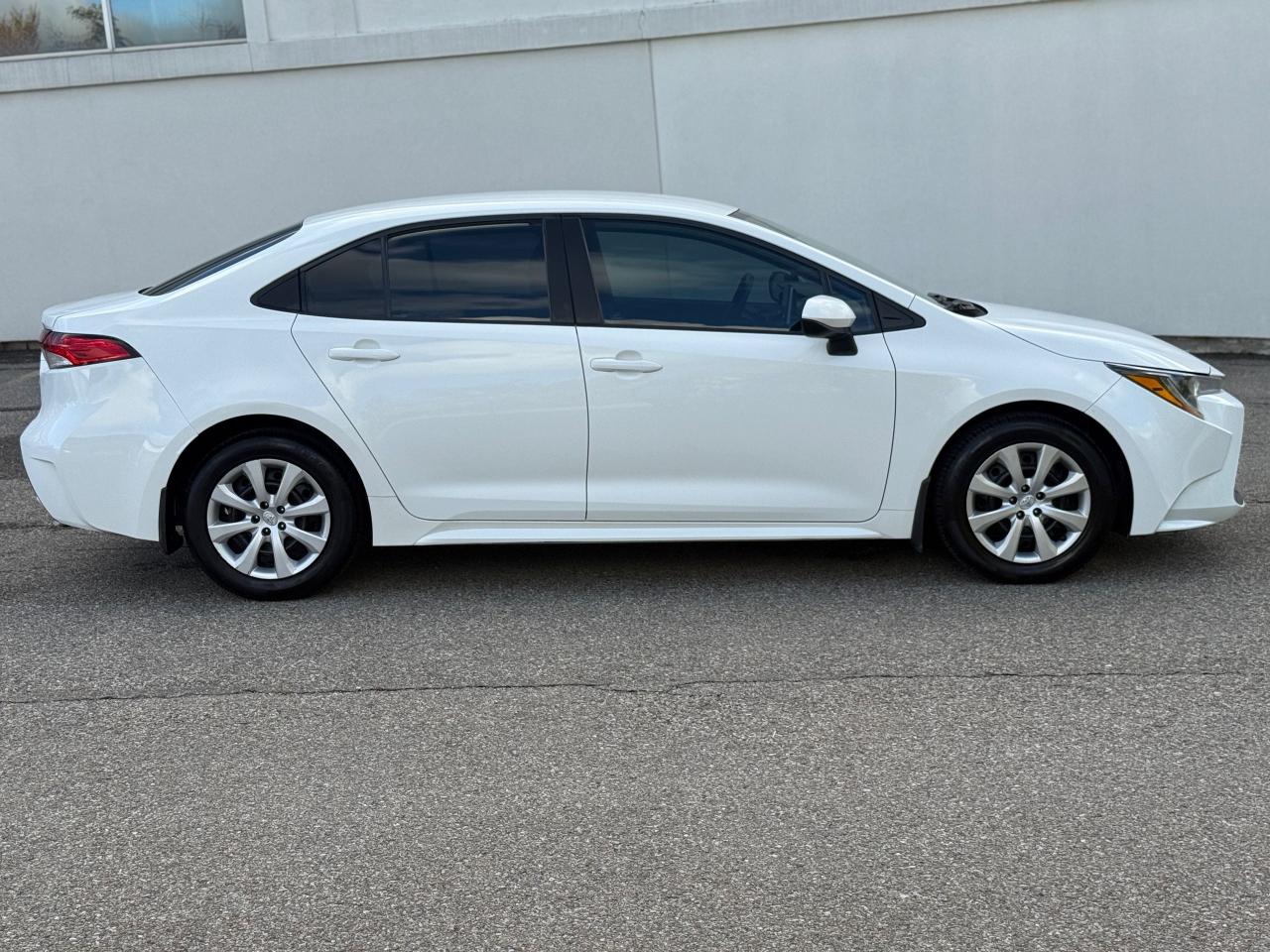 2020 Toyota Corolla LE - Photo #4
