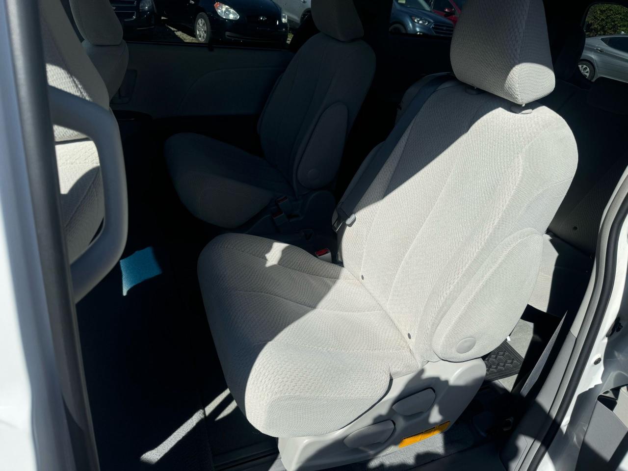 2012 Toyota Sienna LE - Photo #13