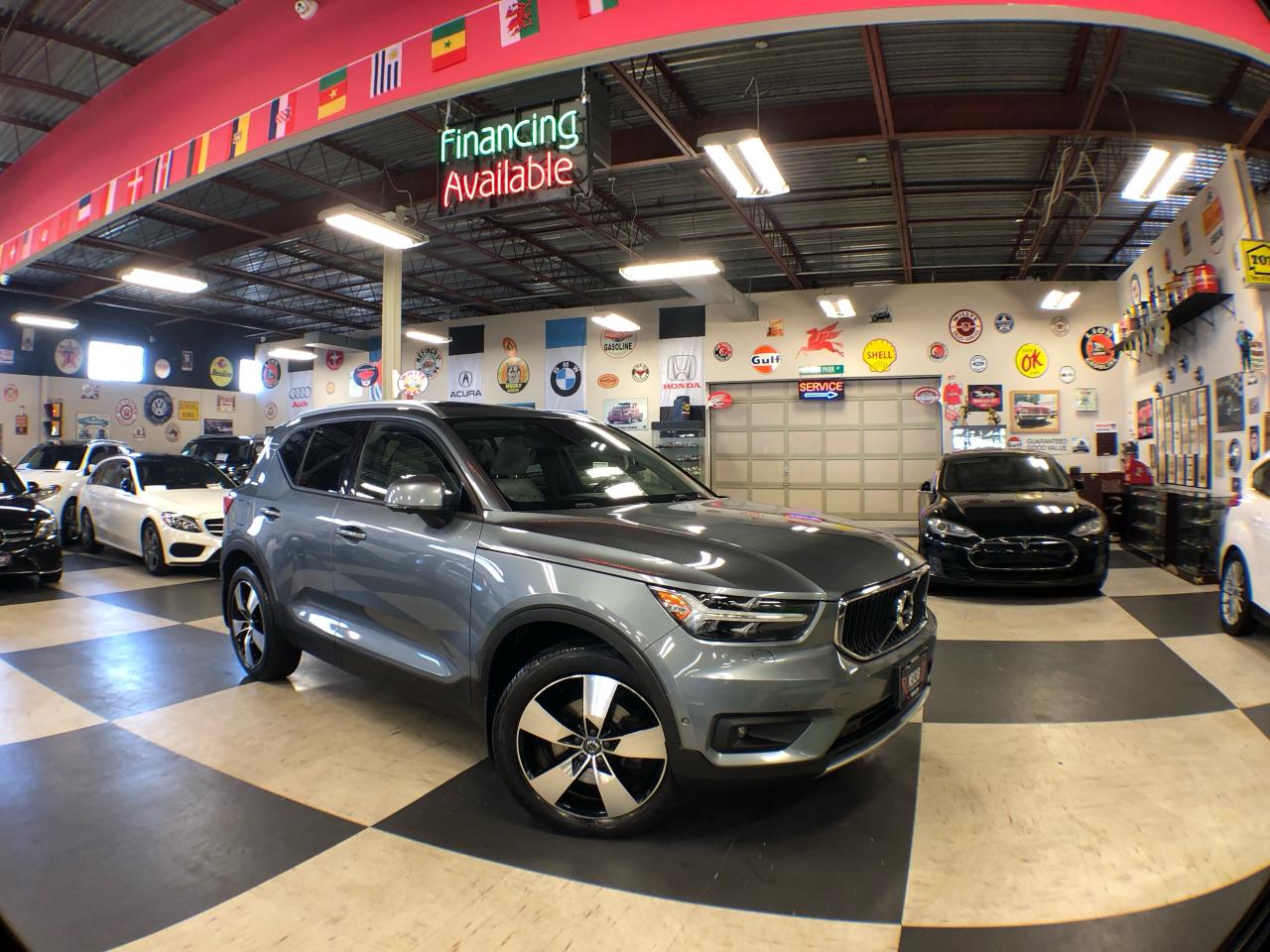 Used 2019 Volvo XC40 MOMENTUM T5 AWD LEATHER PAN/ROOF B/SPOT CARPLAY for sale in North York, ON