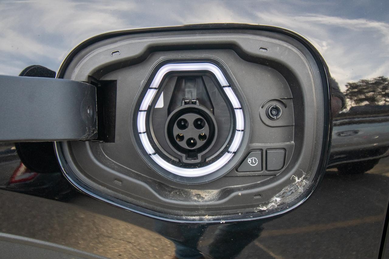 2025 Ford Escape PHEV FWD Photo5