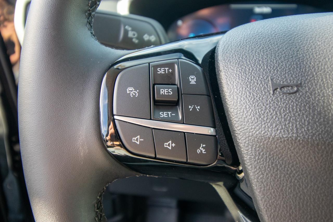 2025 Ford Escape PHEV FWD Photo5