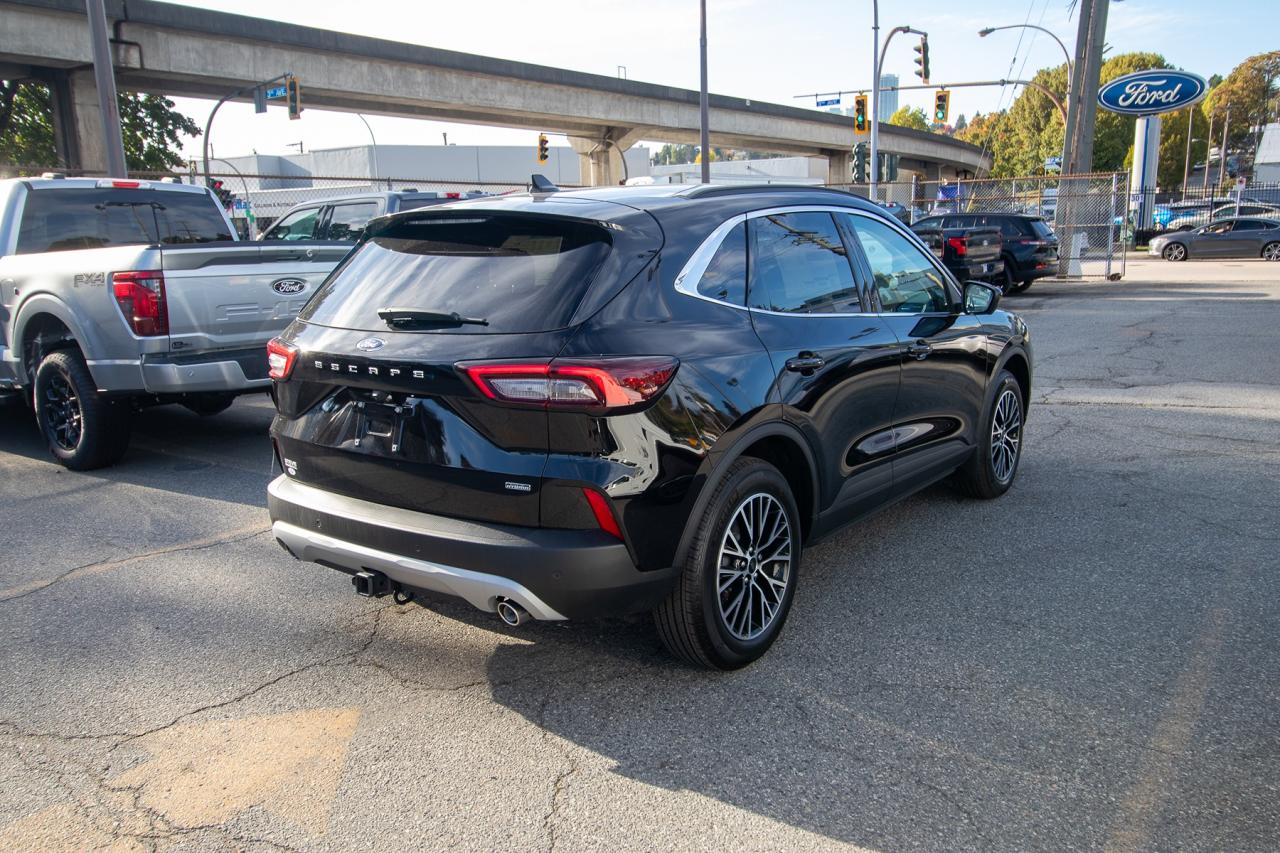 2025 Ford Escape PHEV FWD Photo5
