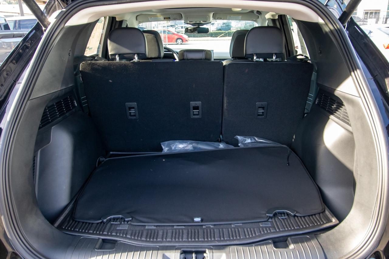 2025 Ford Escape PHEV FWD Photo5