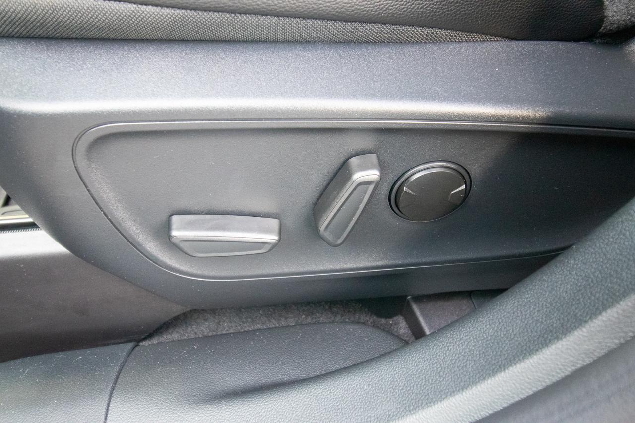 2025 Ford Escape PHEV FWD Photo5