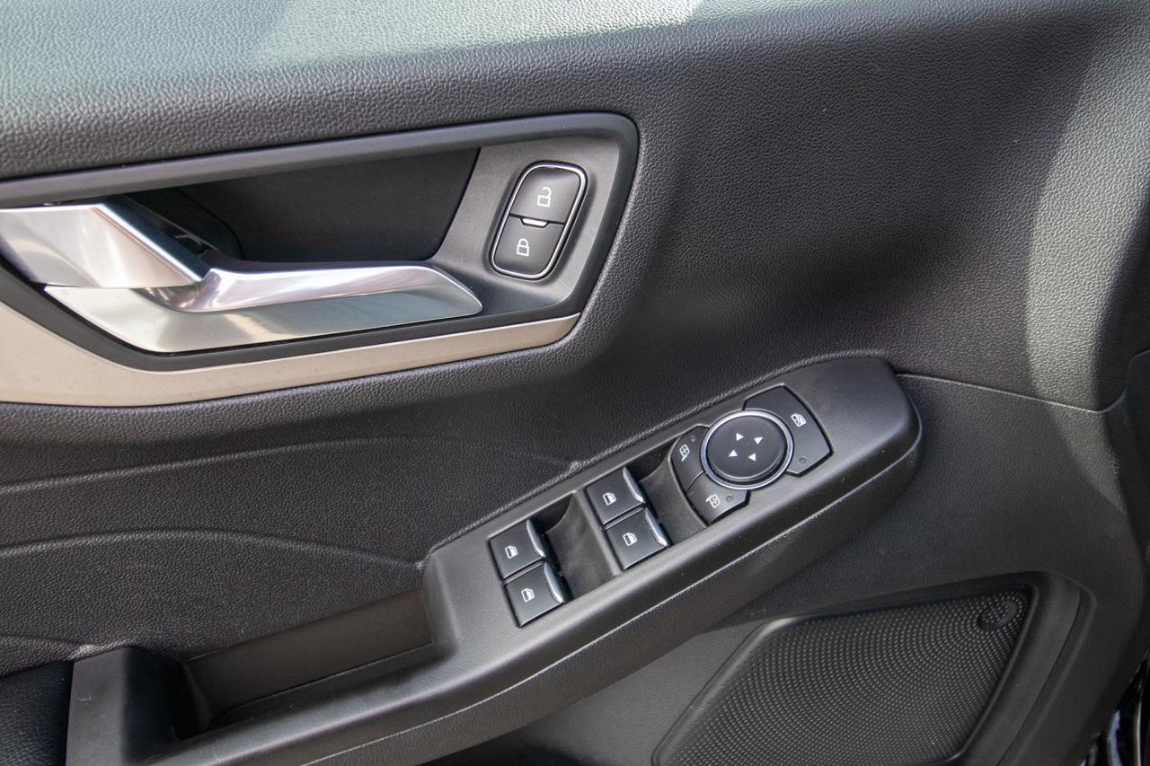 2021 Ford Escape SEL Hybrid AWD Photo5
