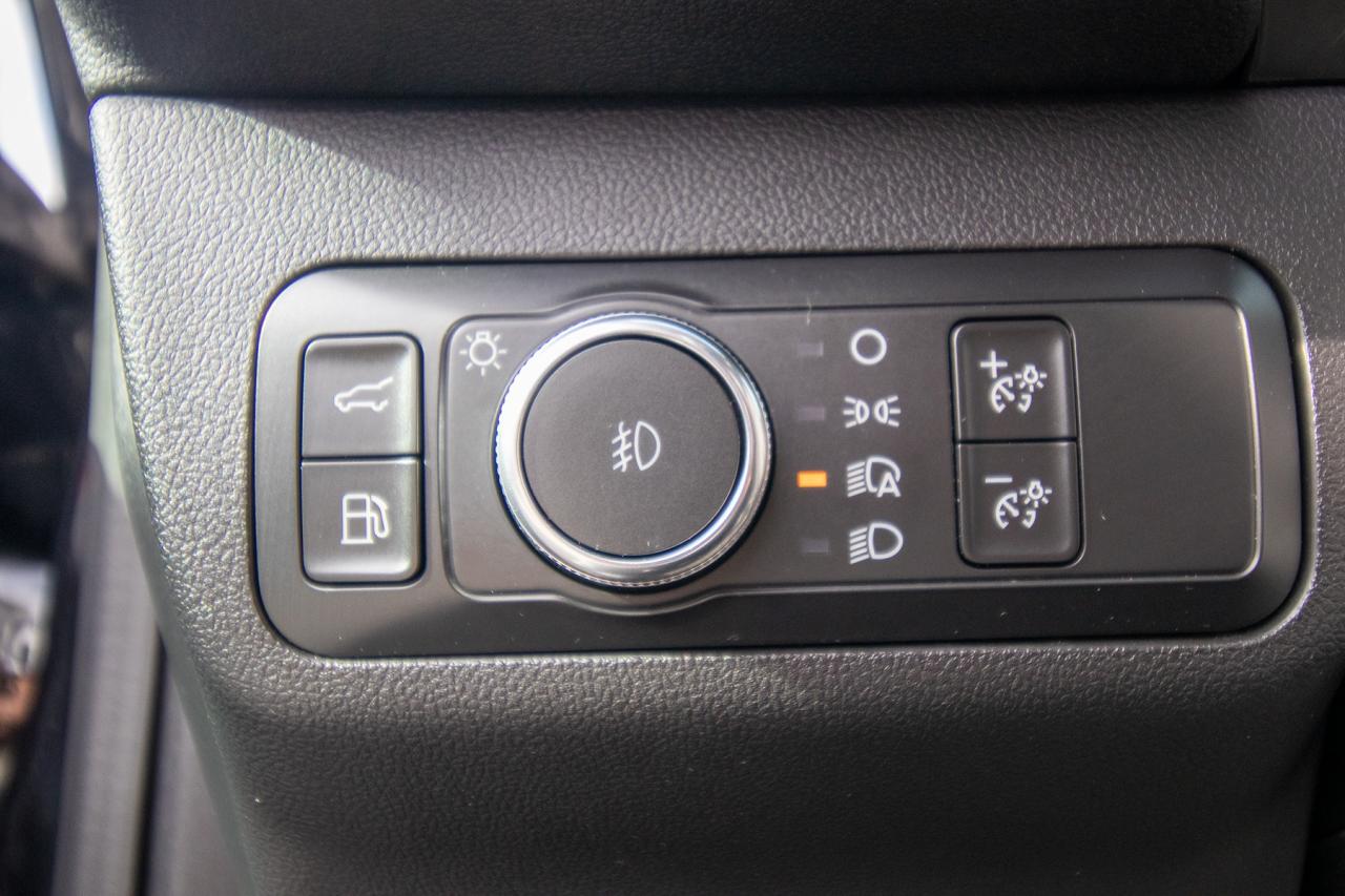 2021 Ford Escape SEL Hybrid AWD Photo5