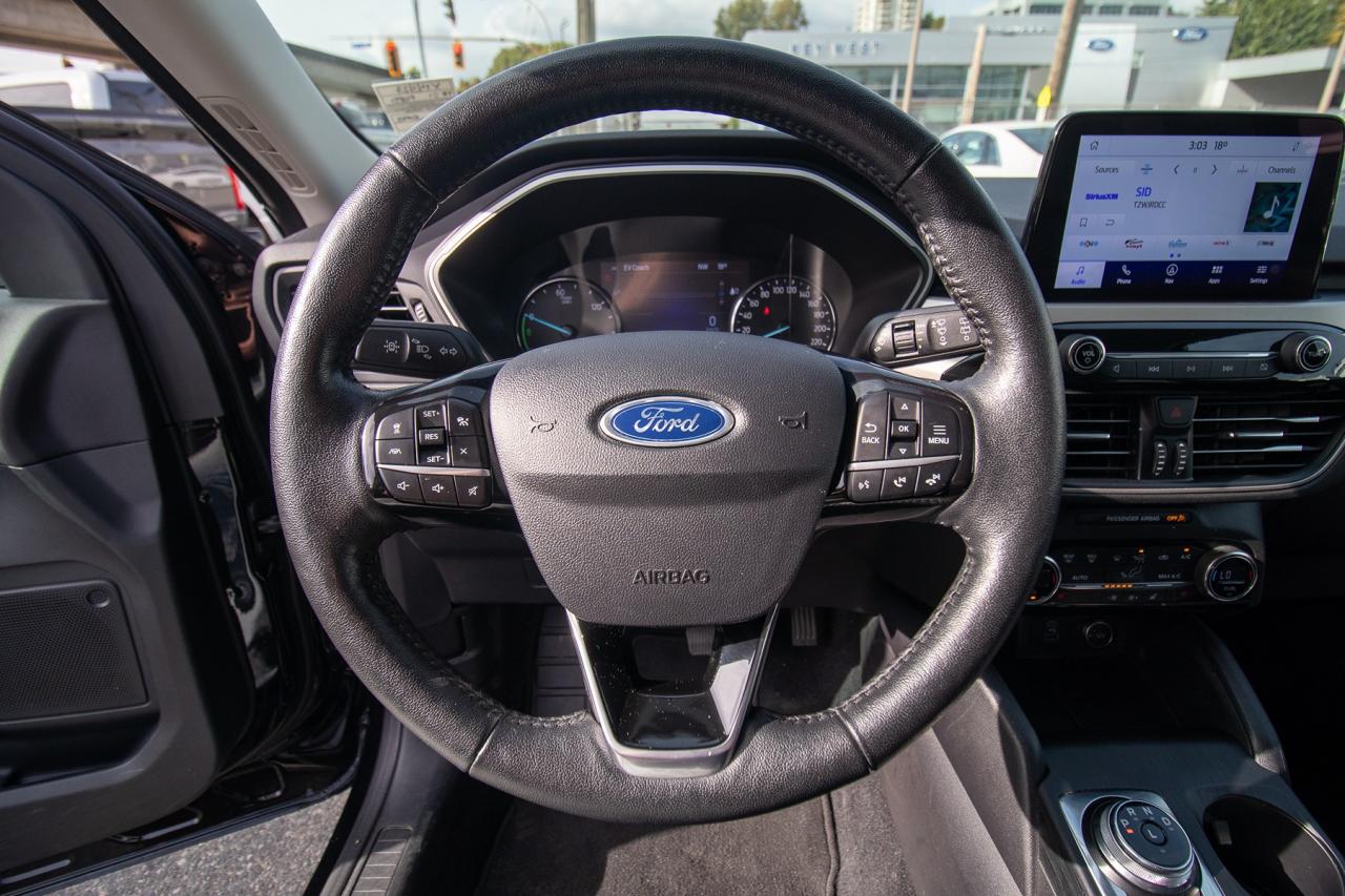 2021 Ford Escape SEL Hybrid AWD Photo5