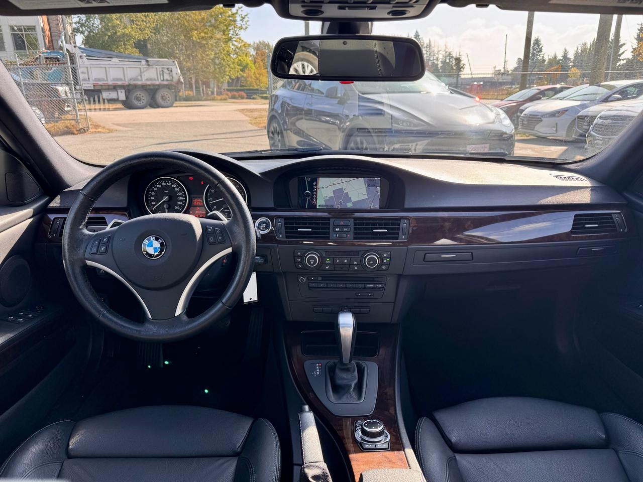 2011 BMW 3 Series 328i xDrive FINANICNG AVAILABLE Photo9