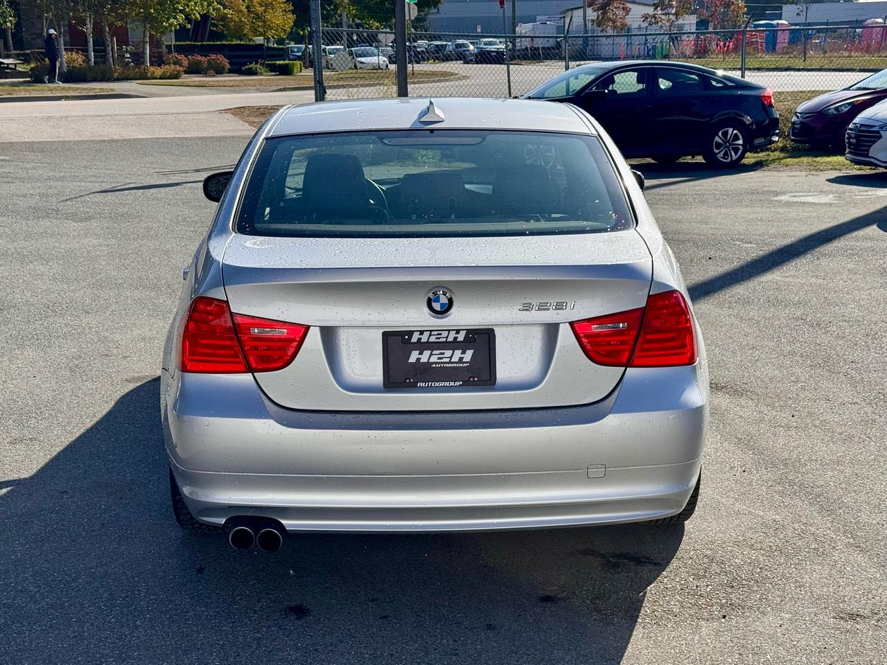 2011 BMW 3 Series 328i xDrive FINANICNG AVAILABLE Photo6