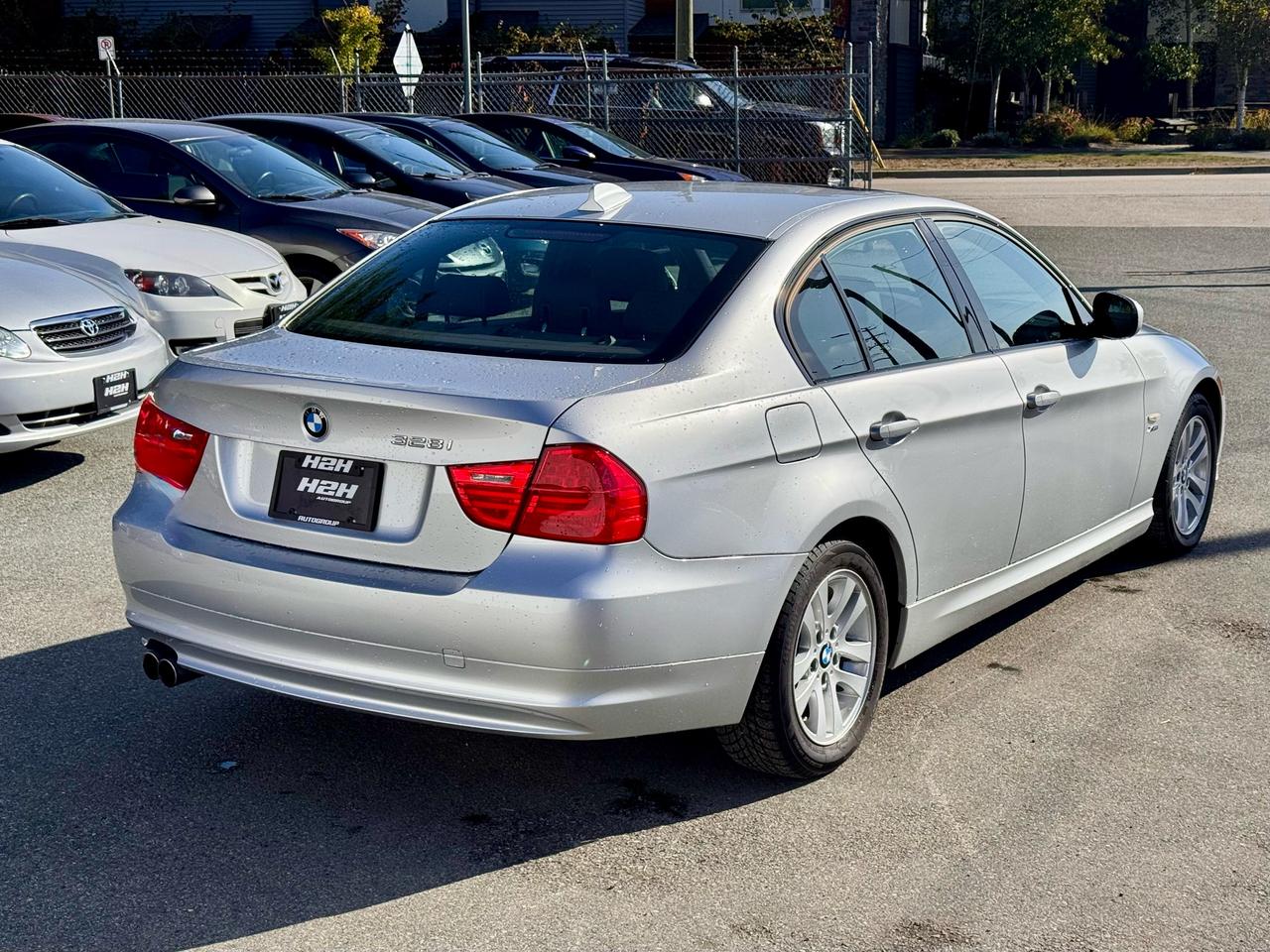2011 BMW 3 Series 328i xDrive FINANICNG AVAILABLE Photo5