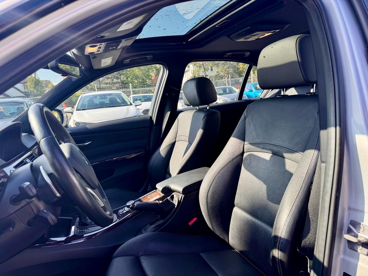 2011 BMW 3 Series 328i xDrive FINANICNG AVAILABLE Photo8