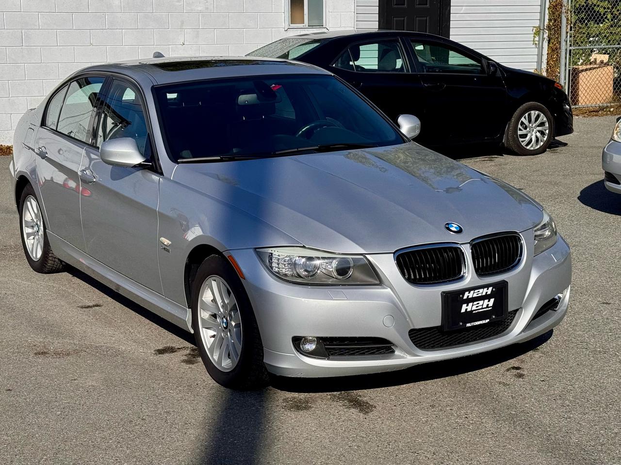2011 BMW 3 Series 328i xDrive FINANICNG AVAILABLE Photo3