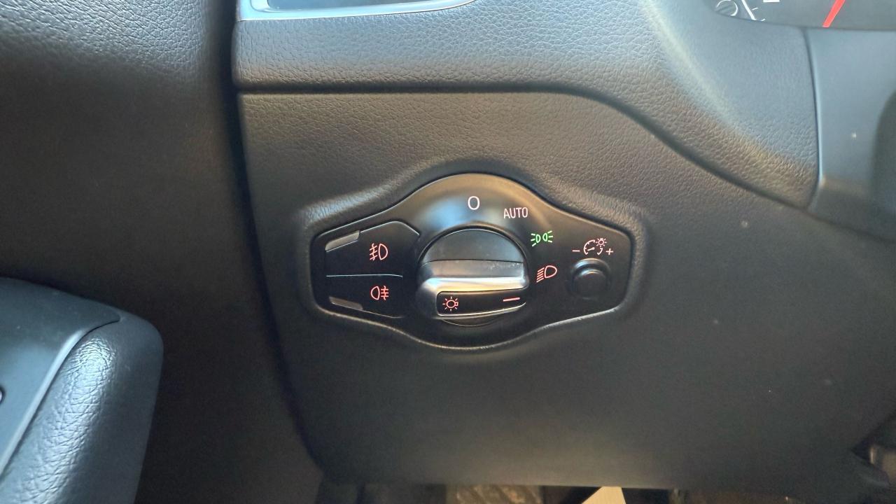 2015 Audi Q5 2.0t Technik S-Line - Photo #19