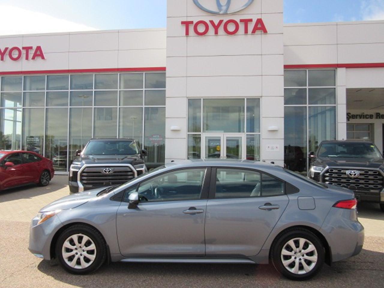 2020 Toyota Corolla LE Photo1
