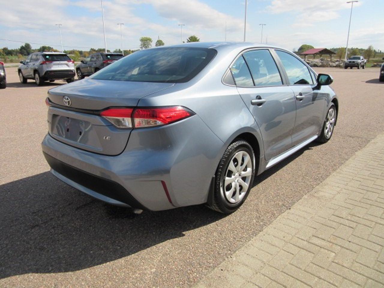 2020 Toyota Corolla LE Photo