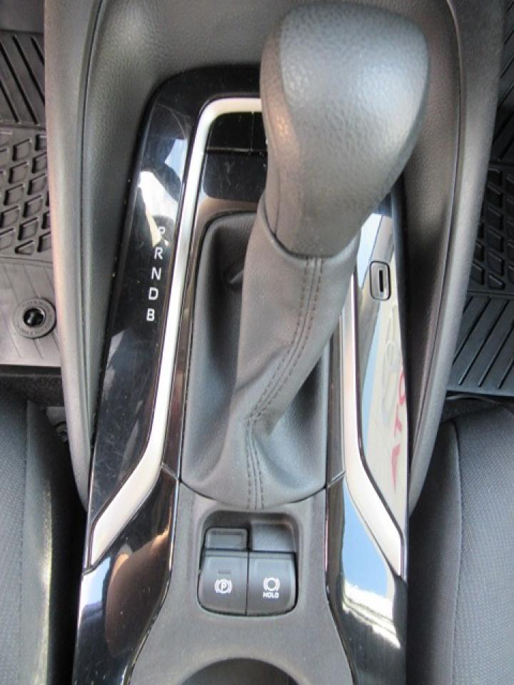 2020 Toyota Corolla LE Photo