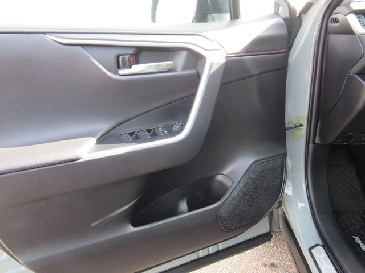 2020 Toyota Corolla LE Photo