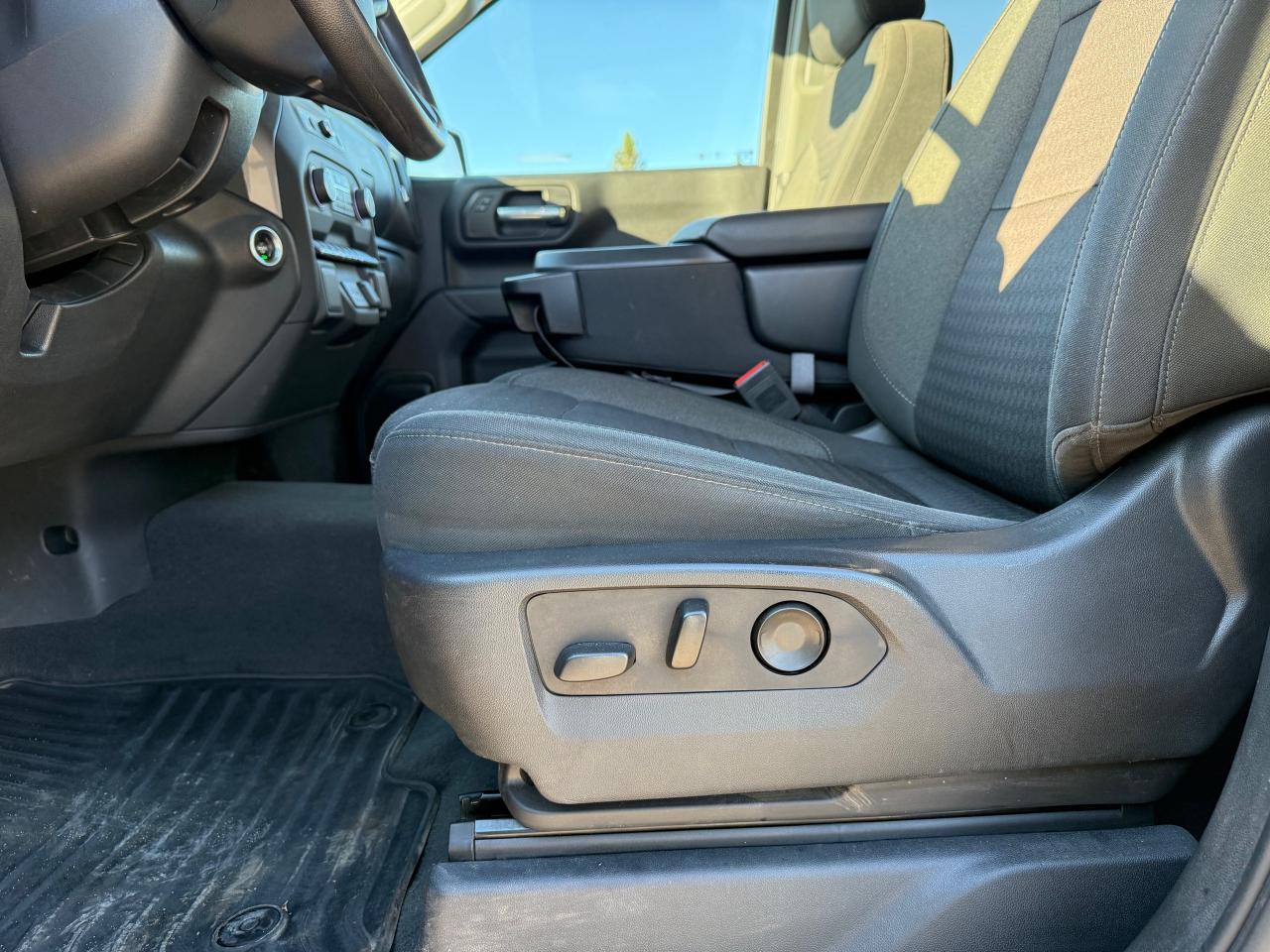 2023 Chevrolet Silverado 1500 Custom AutoStart! Wireless CarPlay! Photo