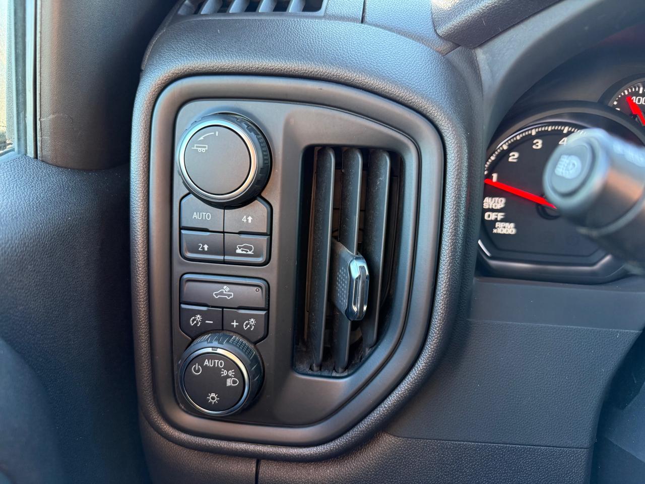 2023 Chevrolet Silverado 1500 Custom AutoStart! Wireless CarPlay! Photo