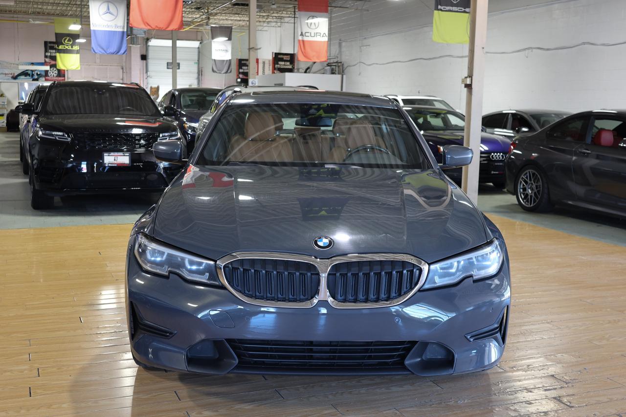 2019 BMW 3 Series 330i xDrive - NAVI|CAMERA|BLINDSPOT|LANEKEEP - Photo #2