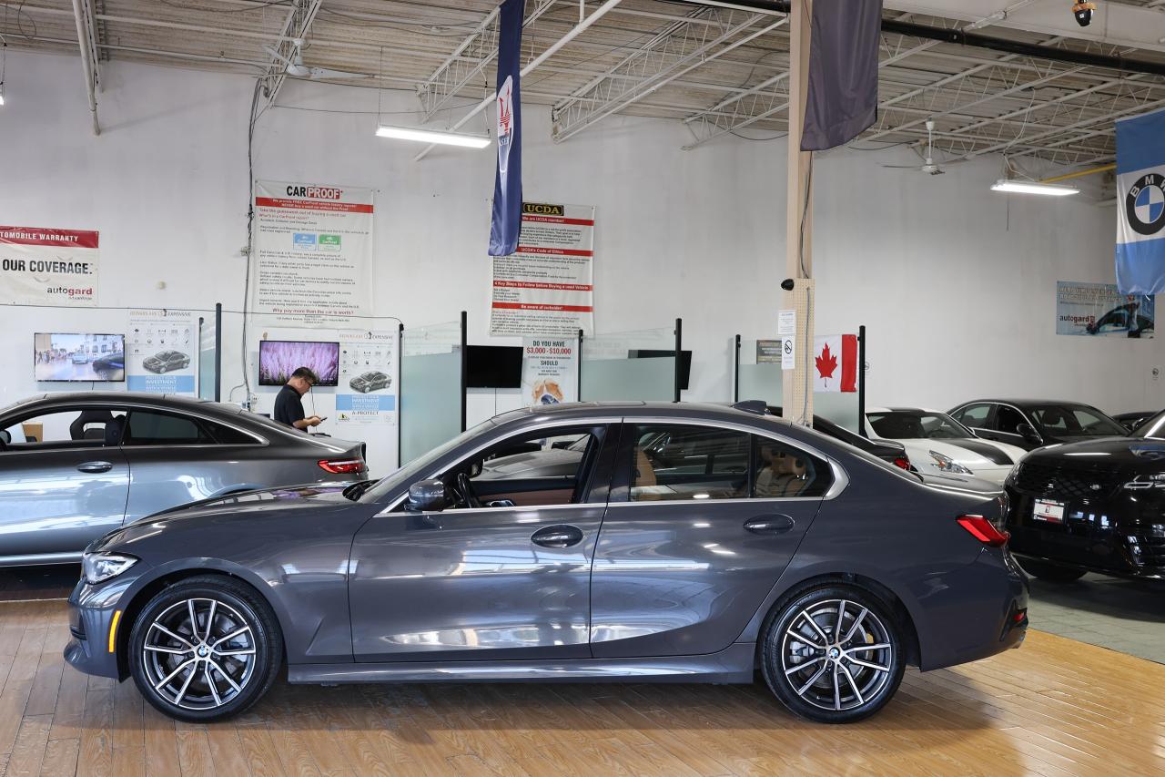 2019 BMW 3 Series 330i xDrive - NAVI|CAMERA|BLINDSPOT|LANEKEEP - Photo #3