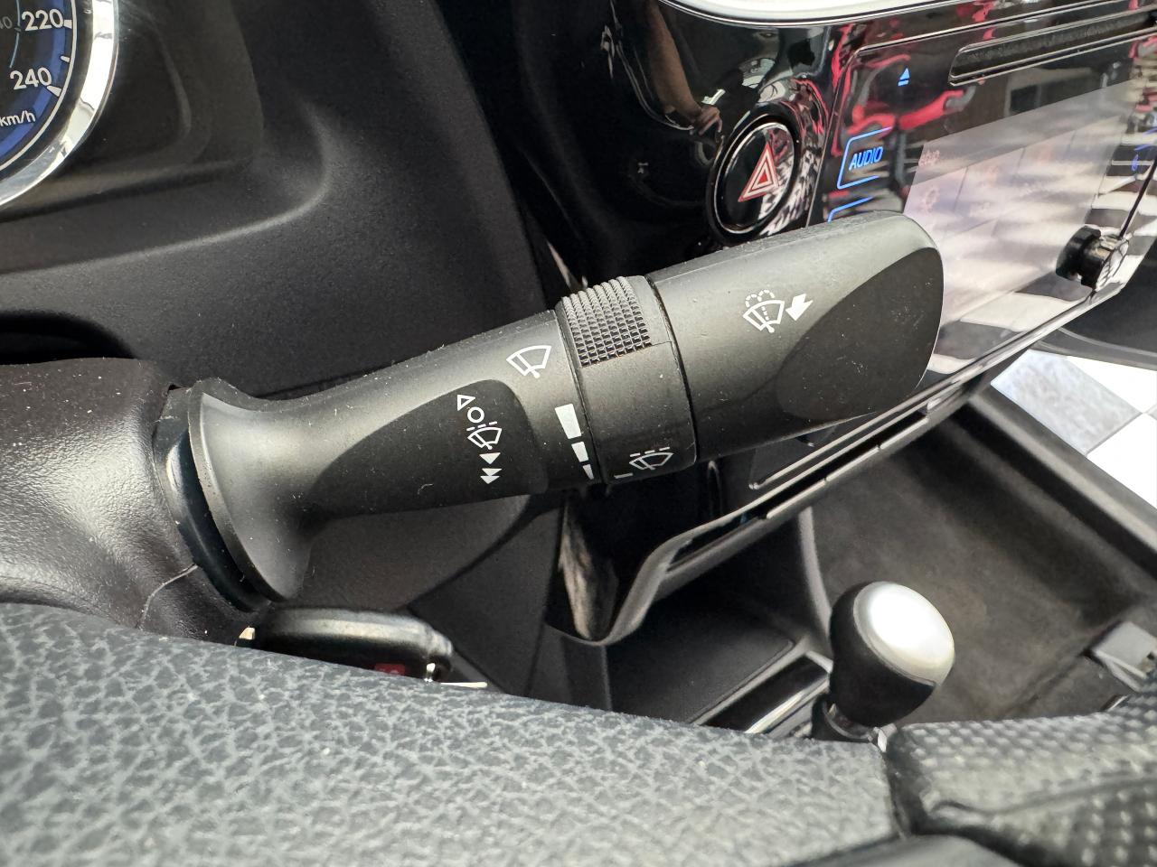 2017 Toyota Corolla LE+Camera+Adaptive Cruise+A/C+CLEAN CARFAX Photo39